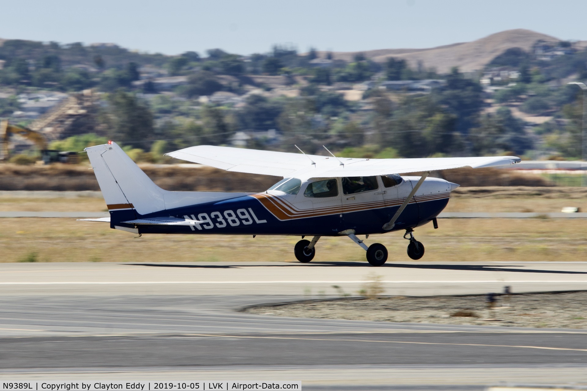 N9389L, 1986 Cessna 172P C/N 17276549, Livermore airport airshow 2019.
