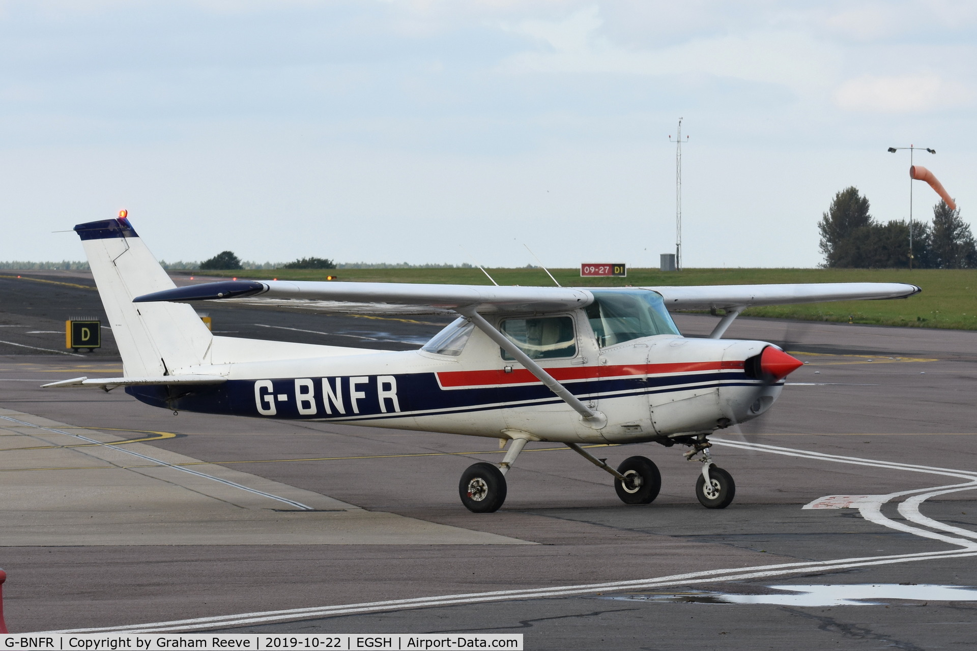 G-BNFR, 1978 Cessna 152 C/N 15282035, Departing from Norwich.