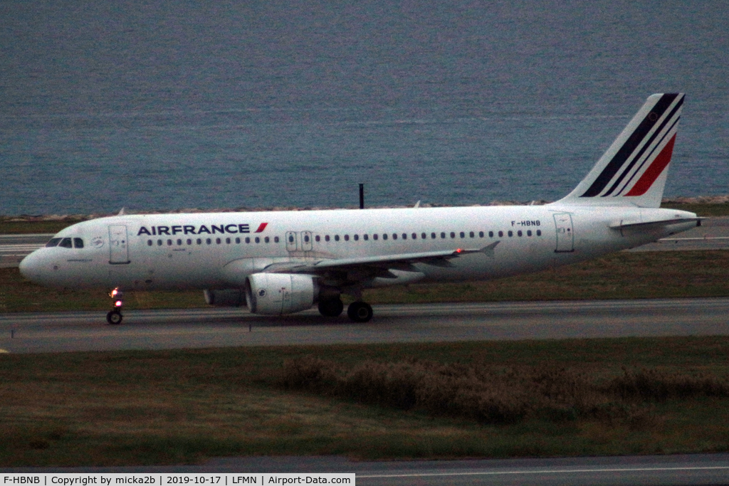 F-HBNB, 2010 Airbus A320-214 C/N 4402, Taxiing