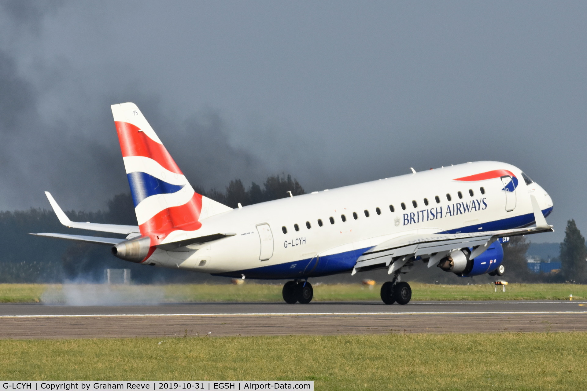 G-LCYH, 2009 Embraer 170STD (ERJ-170-100STD) C/N 17000302, Landing at Norwich.