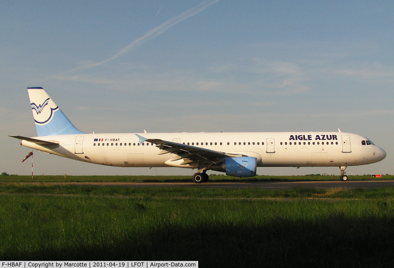 F-HBAF, 1999 Airbus A321-211 C/N 1006, Taxiing for runway 02.