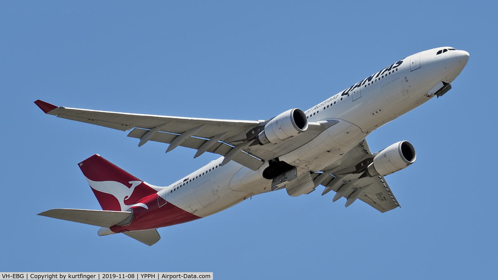 VH-EBG, 2007 Airbus A330-202 C/N 887, Airbus A330-200. Qantas VH-EBG departed rwy 06 YPPH 081119.