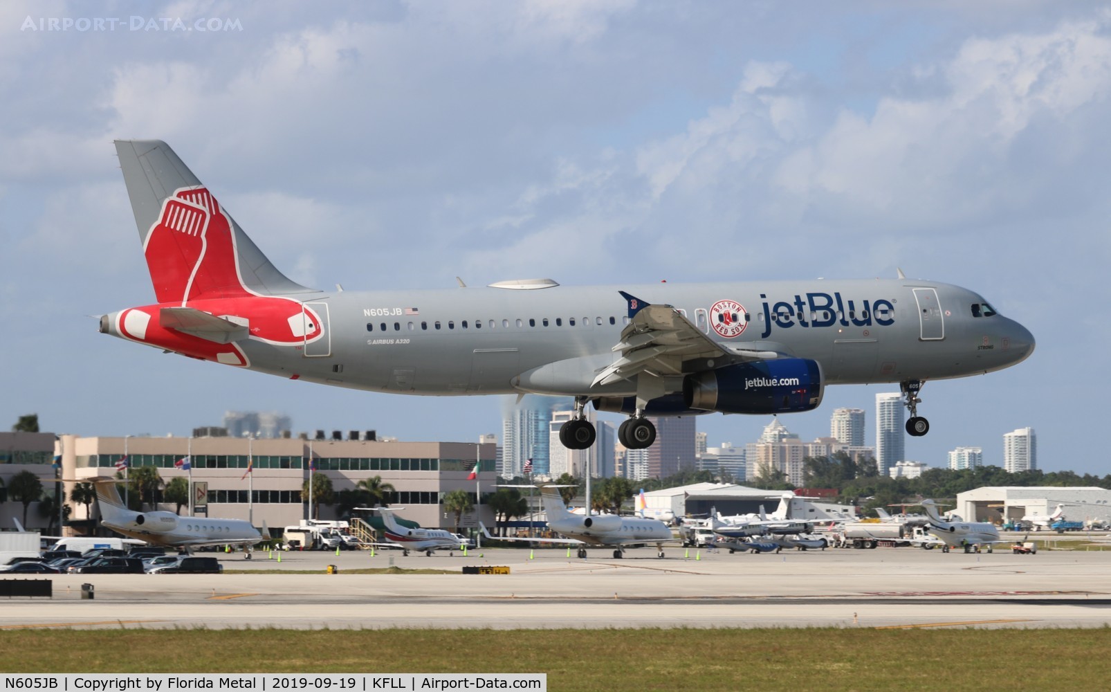 N605JB, 2005 Airbus A320-232 C/N 2368, Boston Red Sox
