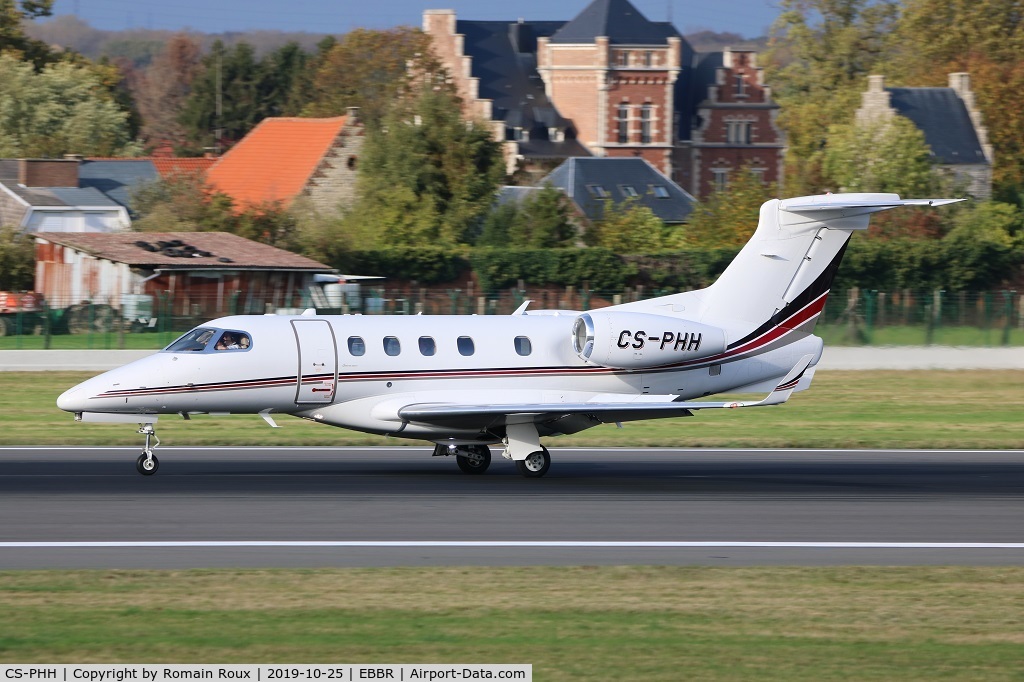 CS-PHH, 2014 Embraer EMB-505 Phenom 300 C/N 50500270, Landing