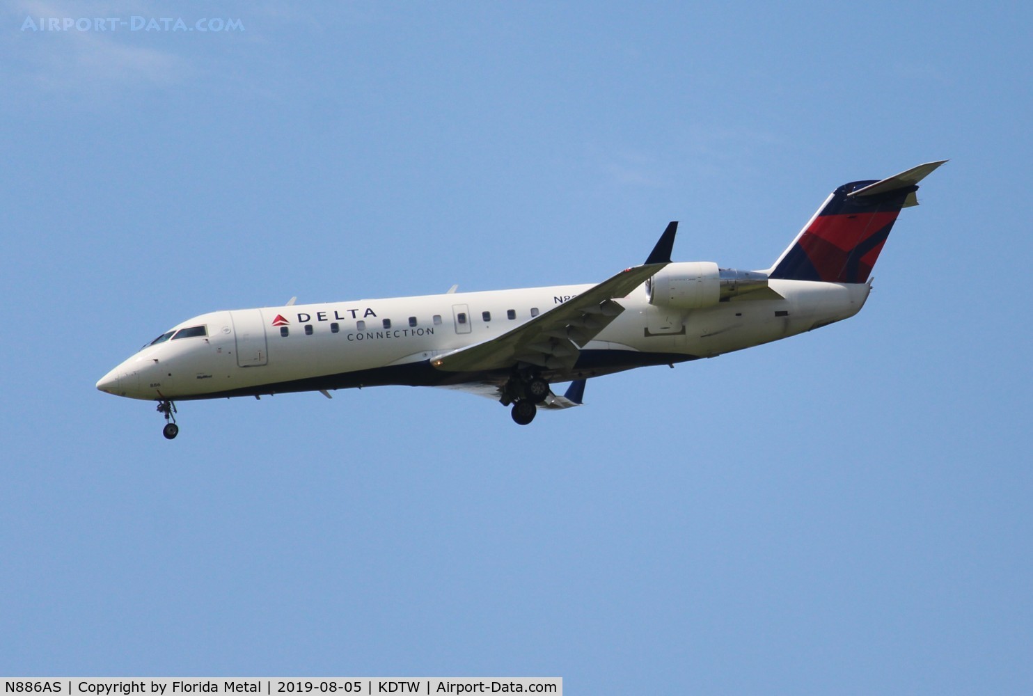 N886AS, 2001 Bombardier CRJ-200ER (CL-600-2B19) C/N 7531, Delta Connection