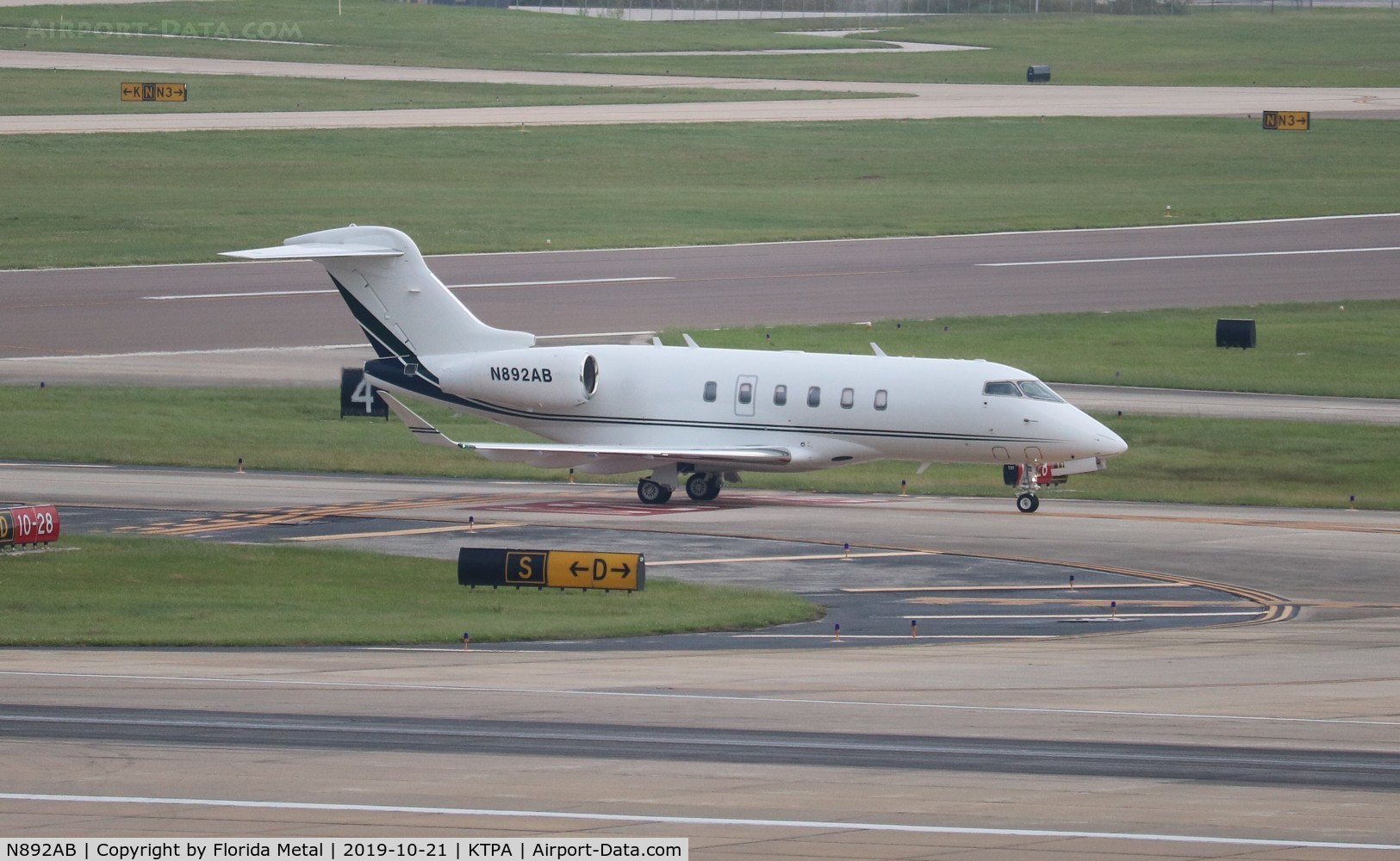 N892AB, 2017 Bombardier Challenger 350 (BD 100-1A10) C/N 20679, Challenger 350