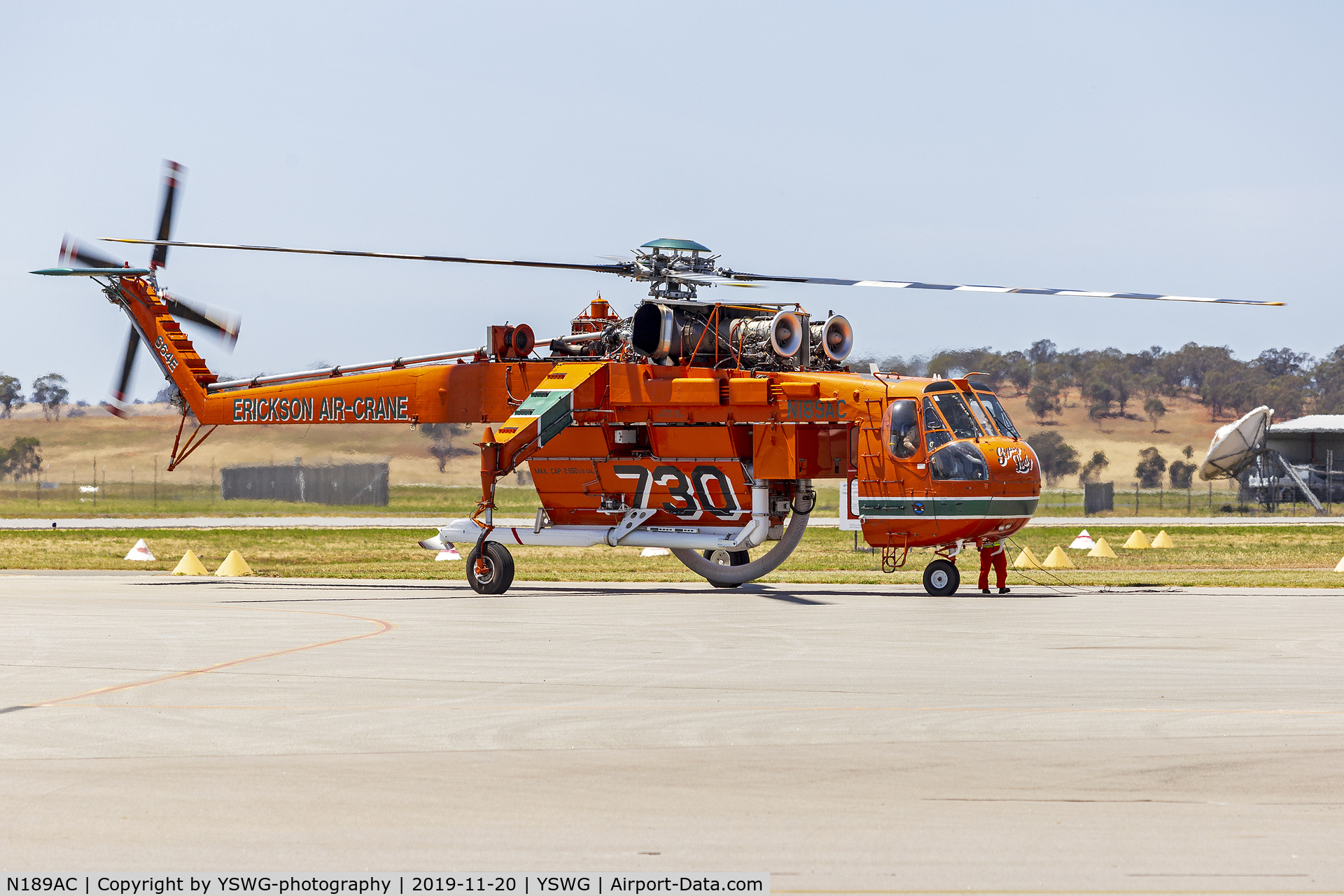 N189AC, 1997 Erickson S64E Skycrane C/N 641001, Erickson Inc (N189AC) Erickson S64E Skycrane at Wagga Wagga Airport