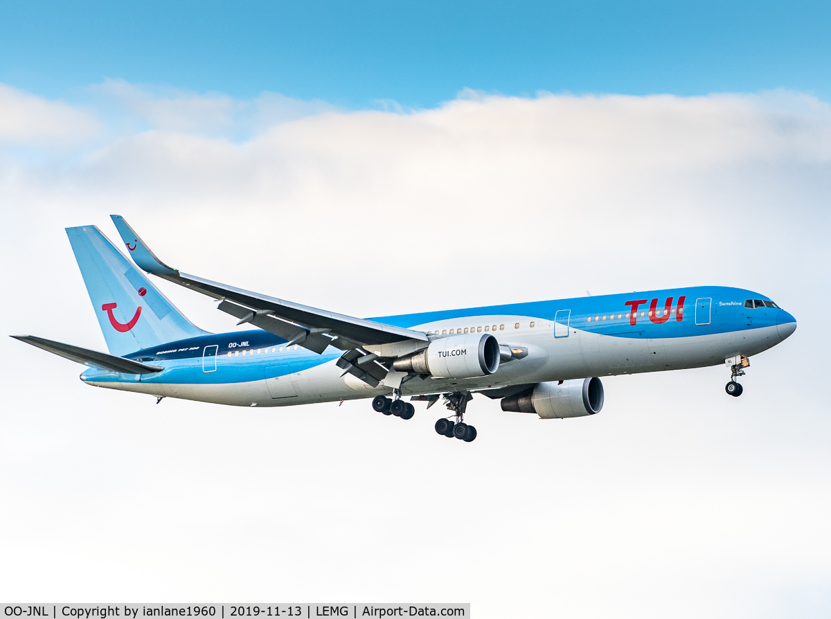 OO-JNL, 2000 Boeing 767-304 C/N 29384, On approach runway 31 Malaga Costa Del Sol