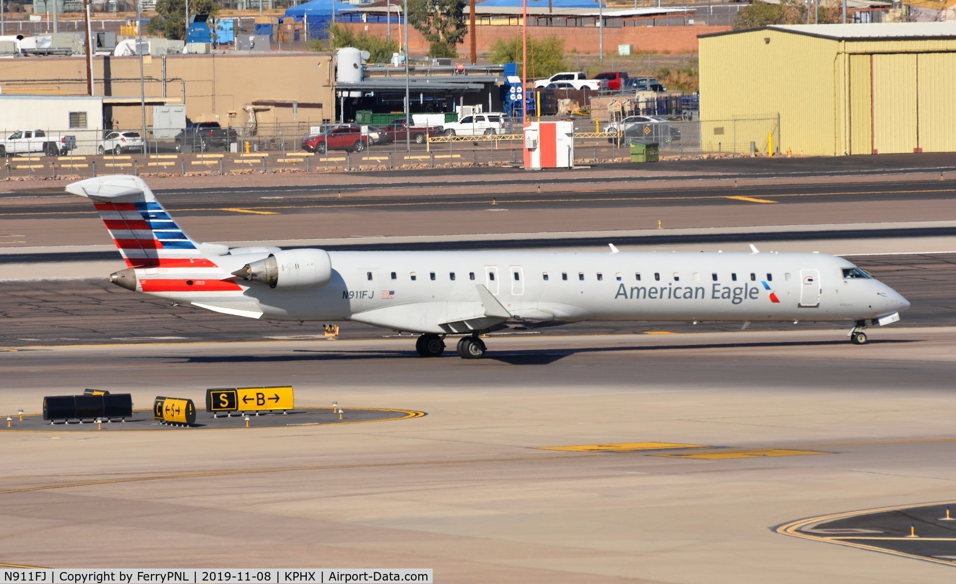N911FJ, 2003 Bombardier CRJ-900ER (CL-600-2D24) C/N 15011, American Eagle CL900