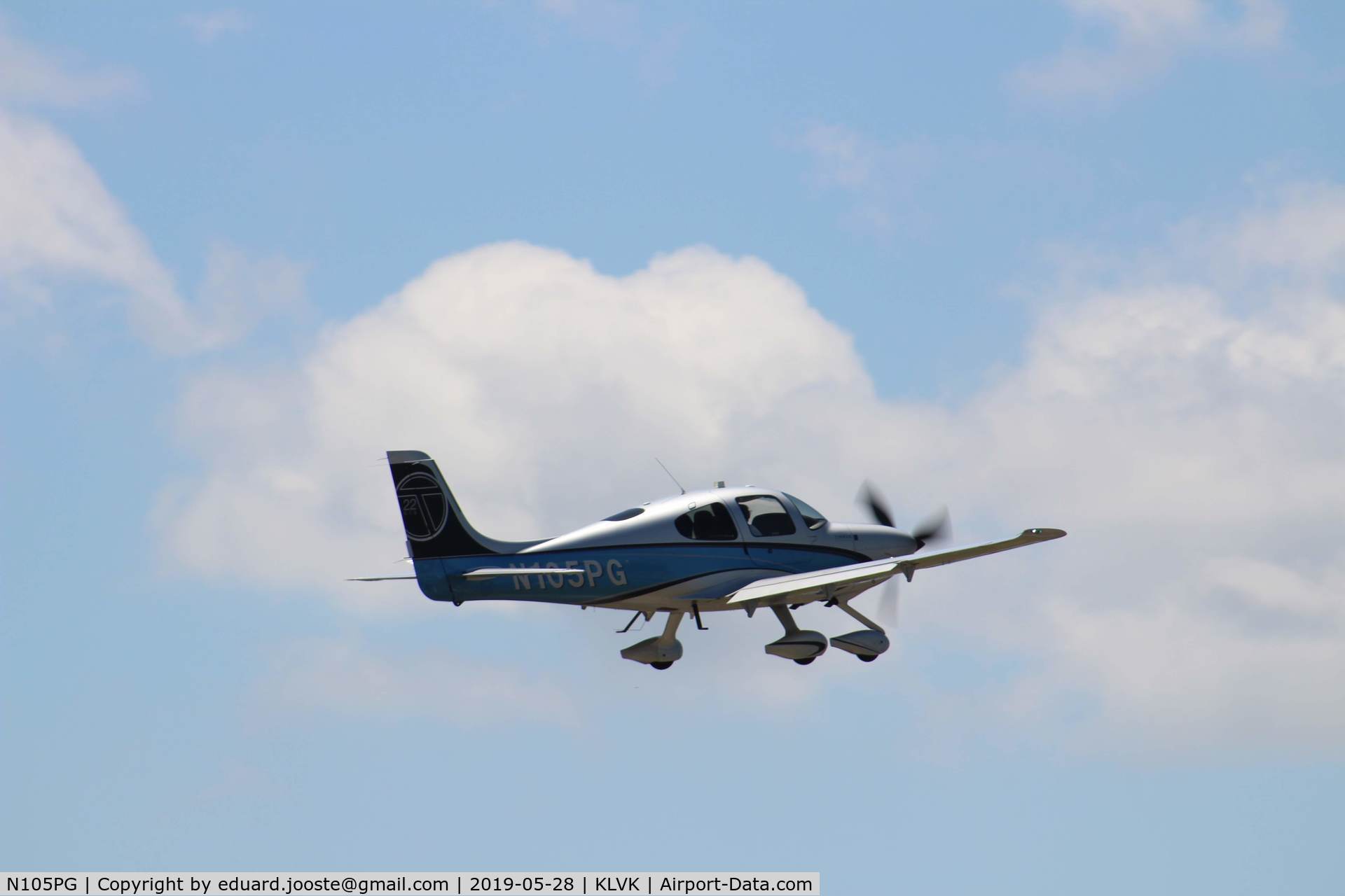 N105PG, Cirrus SR22 C/N 2907, Taken during the Wings of Freedom tour at Livermore, CA.