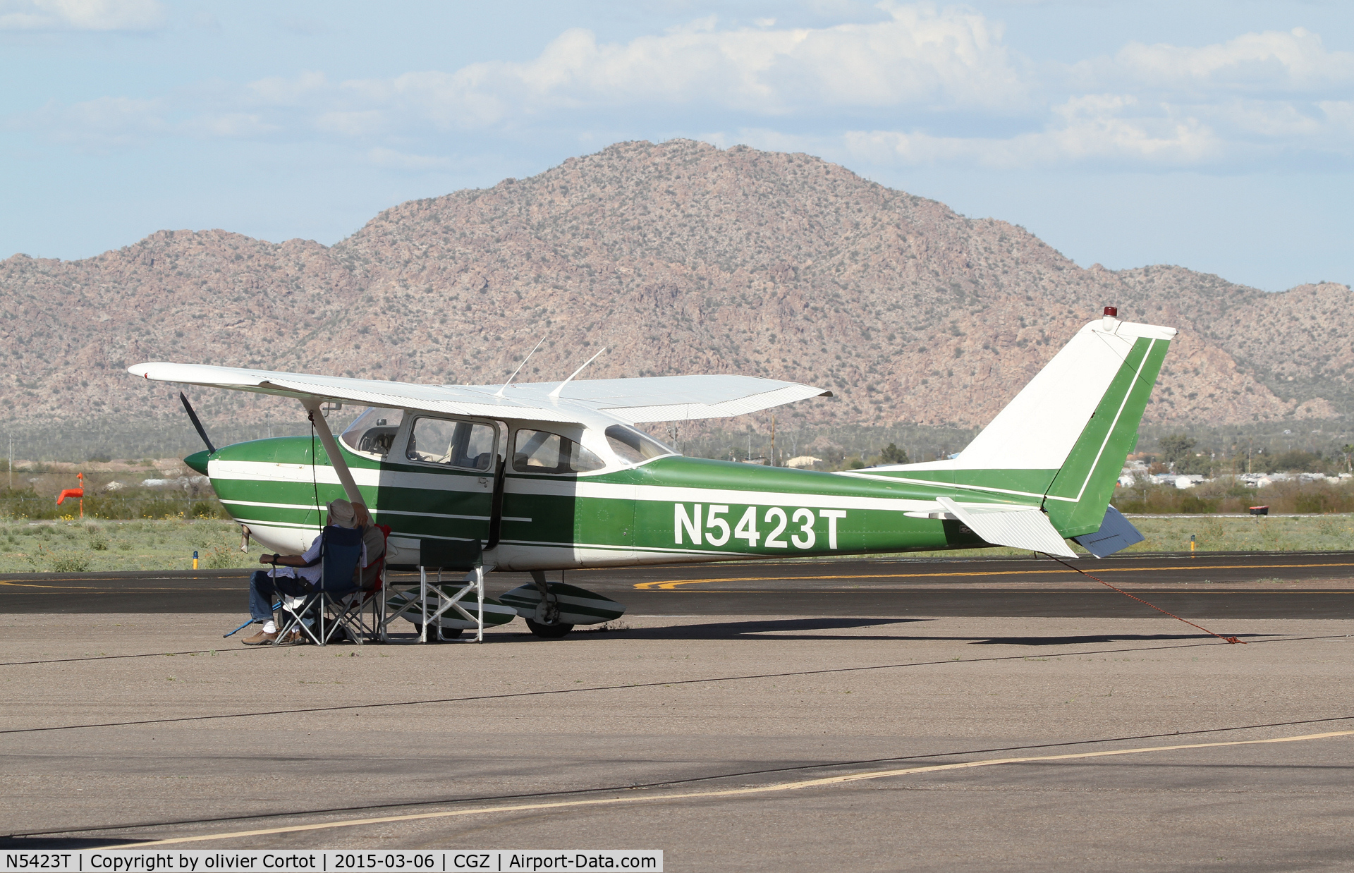 N5423T, 1964 Cessna 172E C/N 17251323, enjoying some rest under the arizona sun