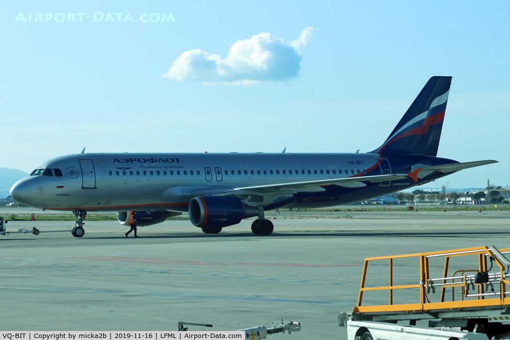 VQ-BIT, 2011 Airbus A320-214 C/N 4656, Taxiing