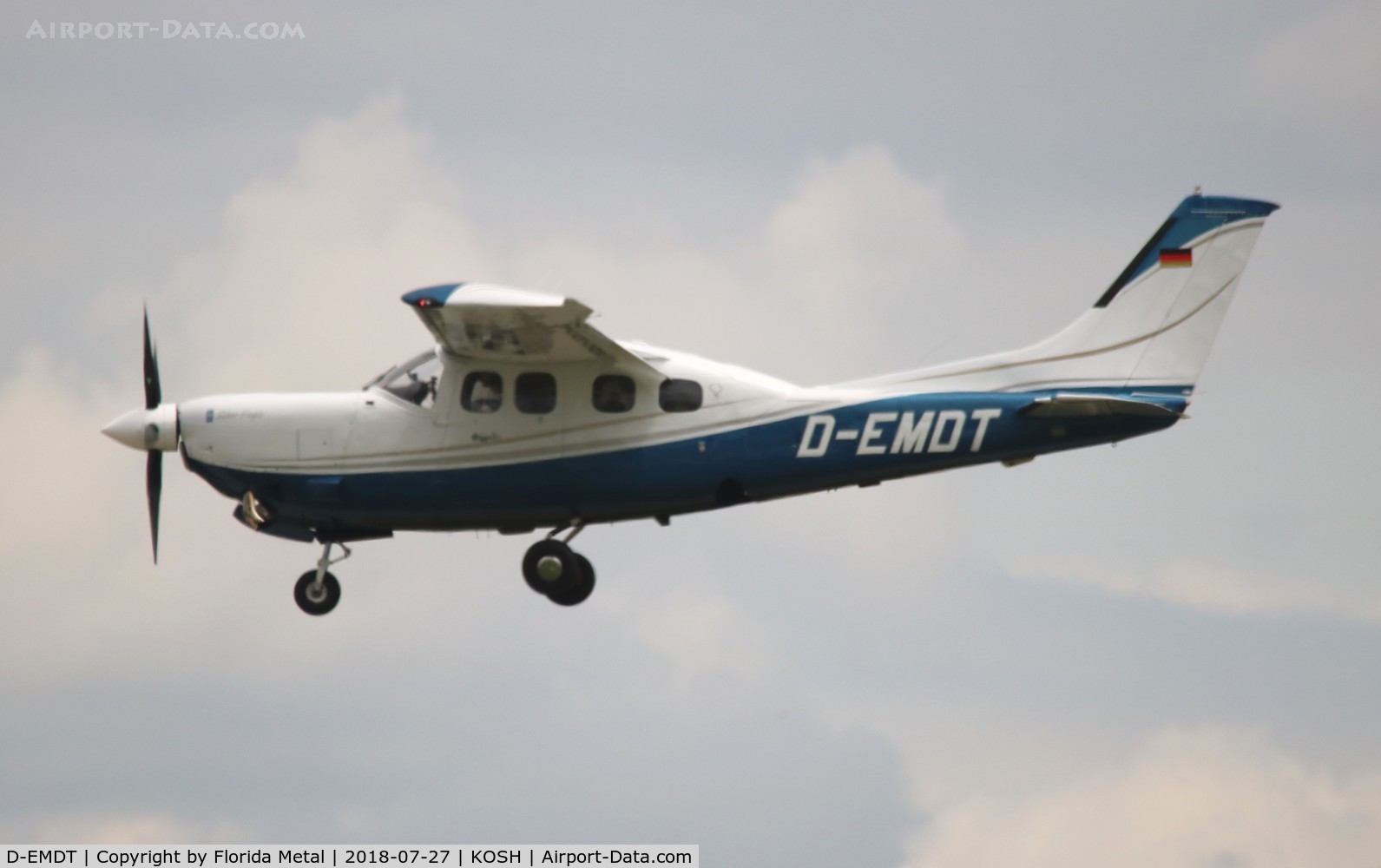 D-EMDT, 1982 Cessna P210N Pressurised Centurion C/N P21000807, OSH 2018