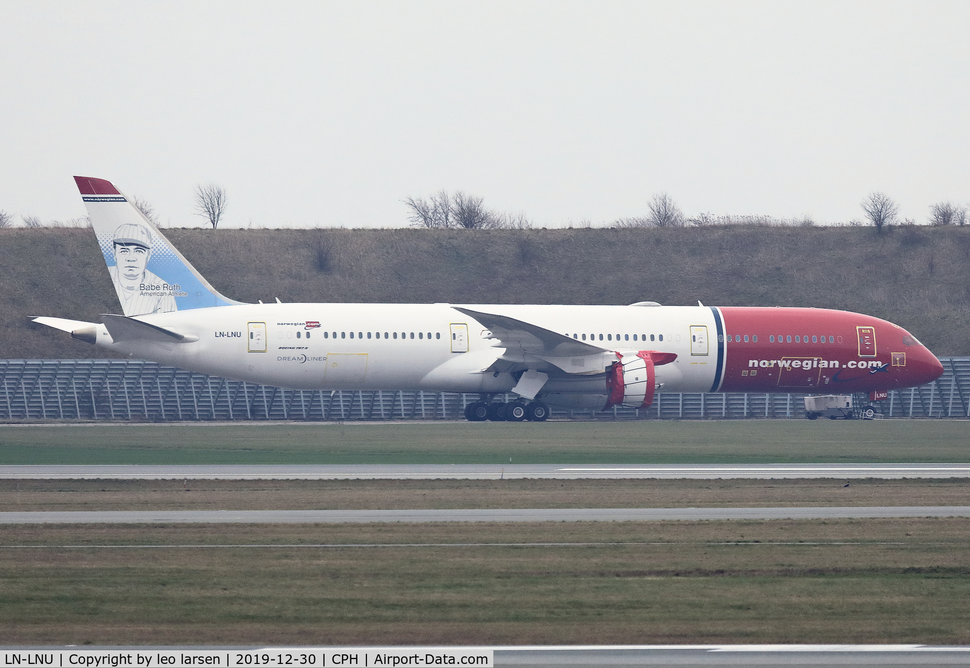 LN-LNU, 2017 Boeing 787-9 Dreamliner C/N 63313, Copenhagen 30.12.2019 with missing Eng.no 2