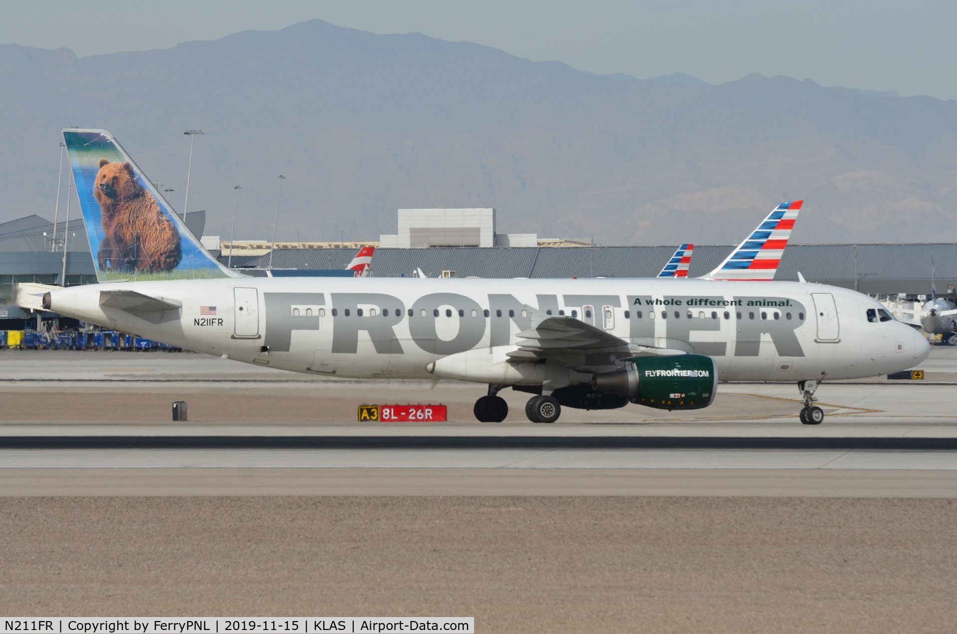 N211FR, 2011 Airbus A320-214 C/N 4688, Frontier A320 taxying to its gate