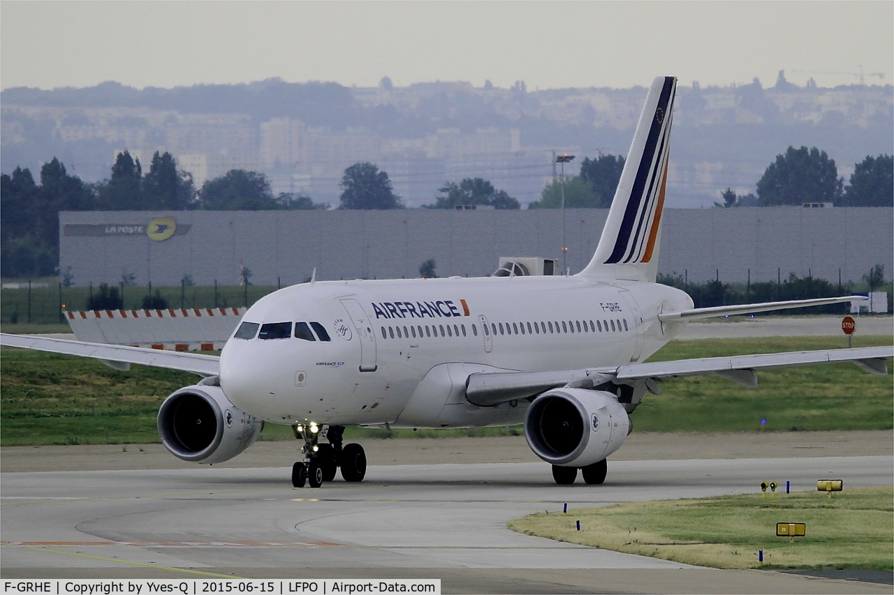 F-GRHE, 1999 Airbus A319-111 C/N 1020, Airbus A319-111, Taxiing to holding point rwy 08, Paris Orly Airport (LFPO-ORY)