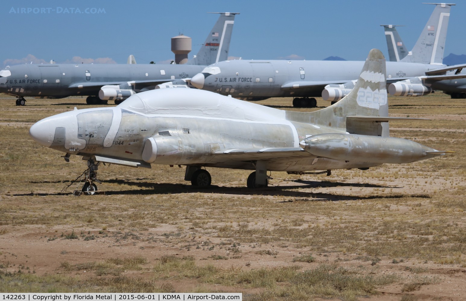 142263, Lockheed T2V-1 Seastar C/N 1080-1003, PIMA boneyard