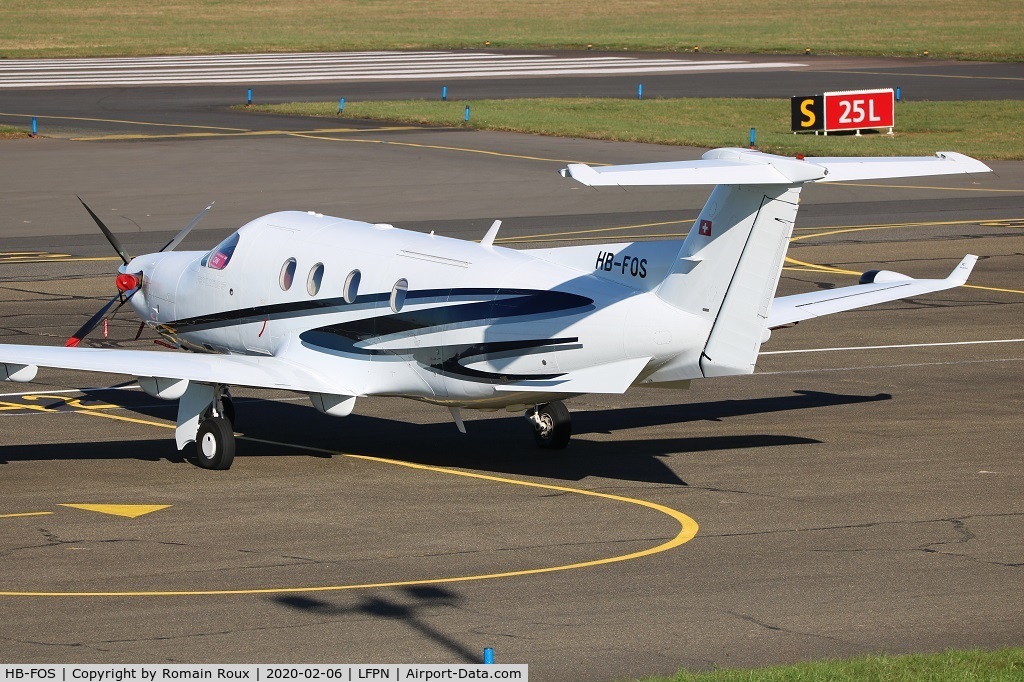 HB-FOS, 2000 Pilatus PC-12/45 C/N 366, Parked
