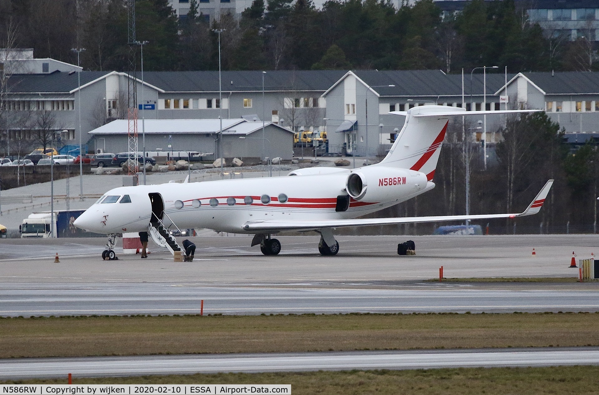 N586RW, 2013 Gulfstream Aerospace GV-SP (G550) C/N 5448, Ramp M