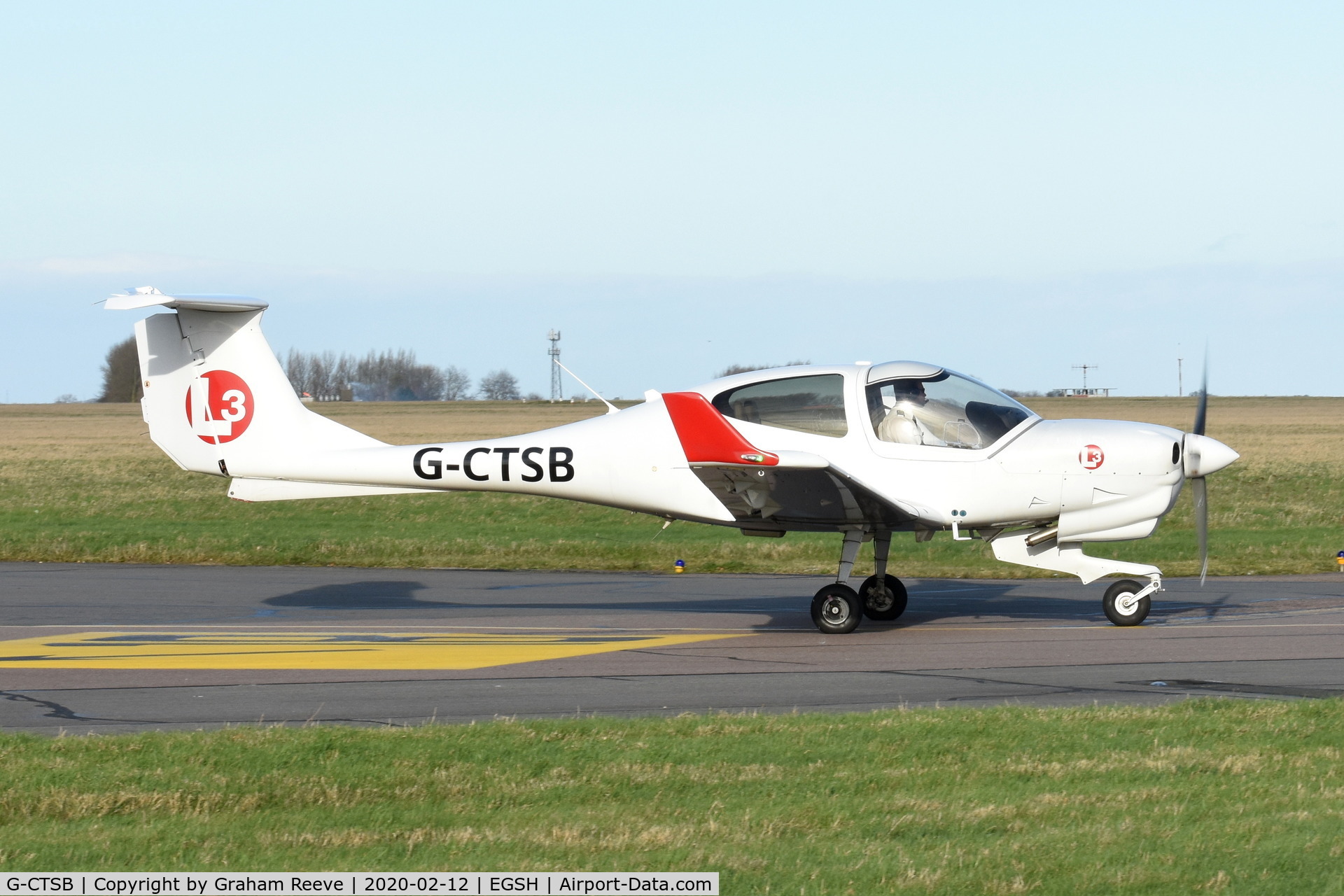 G-CTSB, 2015 Diamond DA-40NG Diamond Star C/N 40.N283, Departing from Norwich.