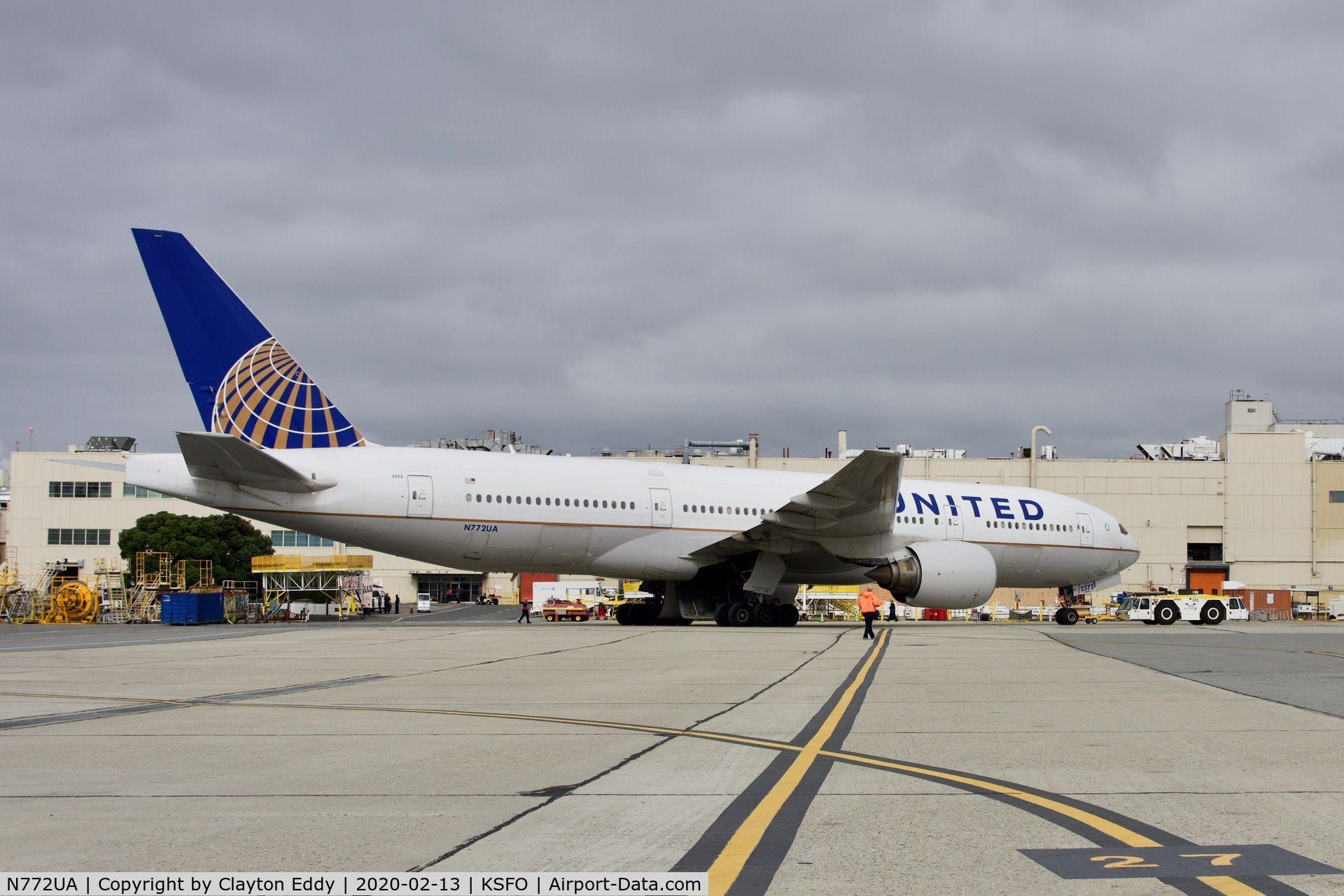 N772UA, 1995 Boeing 777-222 C/N 26930, SFO 2020.