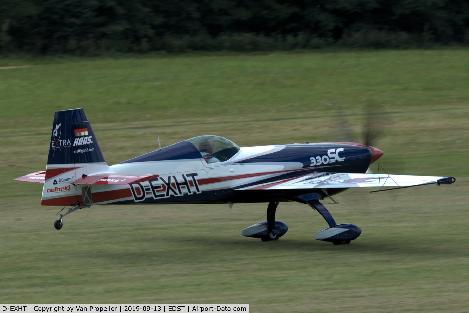 D-EXHT, 2016 Extra EA-330SC C/N SC055, Extra EA-330SC taking off from Hahnweide airfield, Germany. OTT 2019