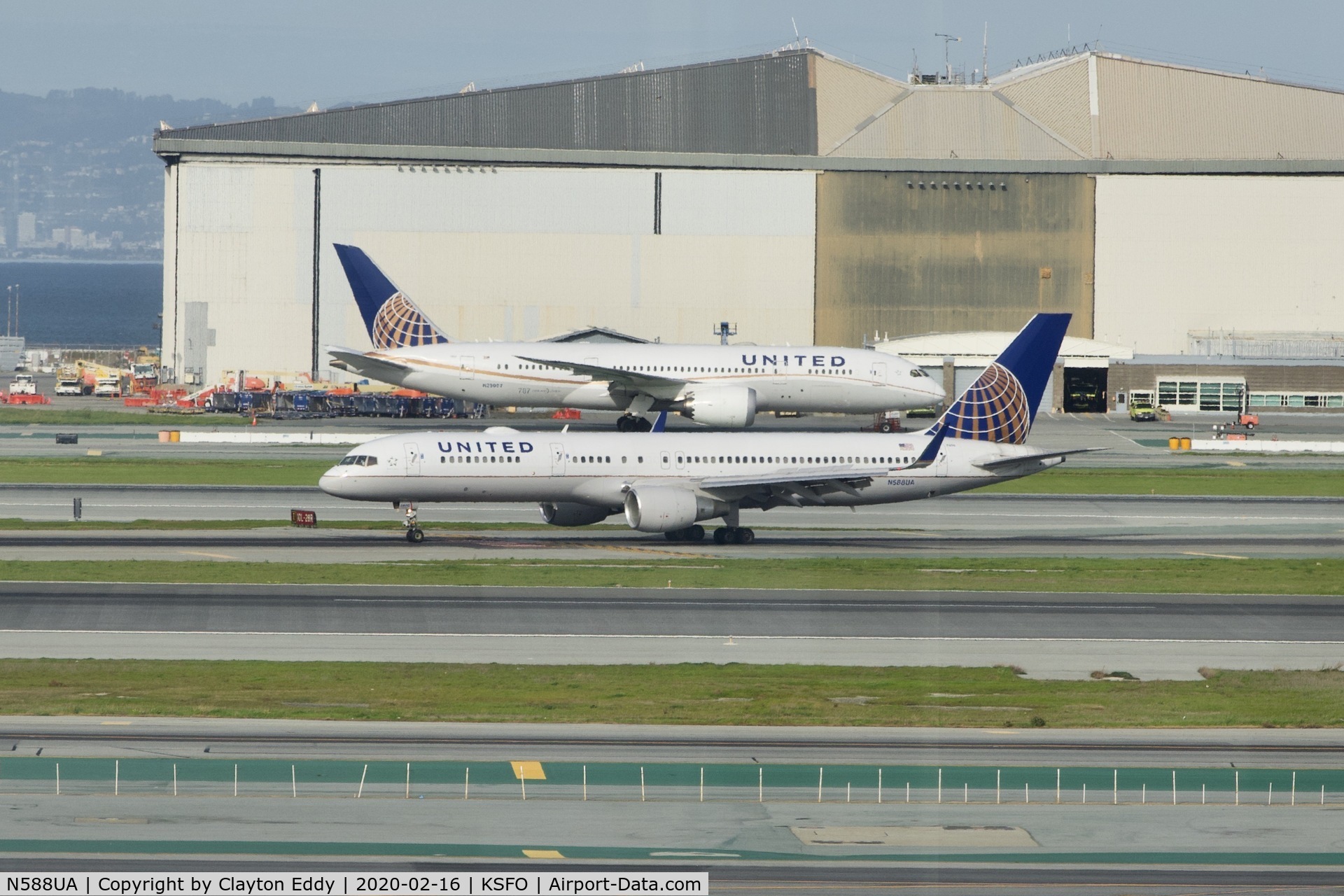 N588UA, 1993 Boeing 757-222 C/N 26717, Pic taken from new observation deck. SFO. 2020.