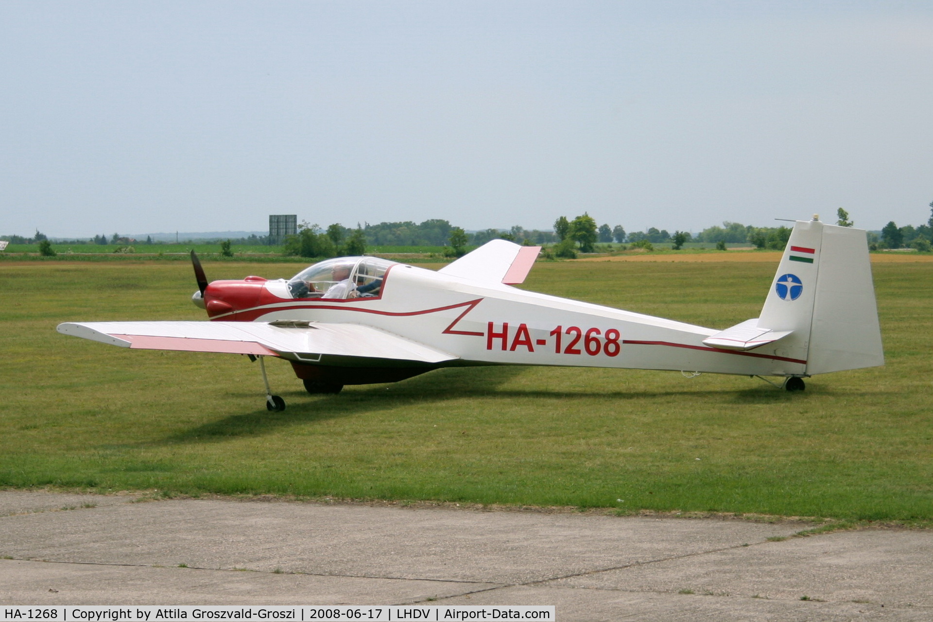 HA-1268, Scheibe SF-25C Falke 2000 C/N 46206C, LHDV - Dunaujváros, Baracs-Kisapostag Airport, Hungary