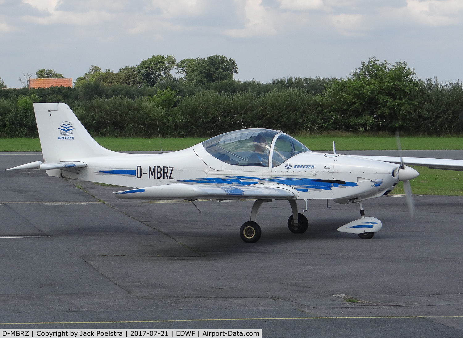 D-MBRZ, 2004 Aerostyle Breezer C/N 033, At Leer airport
