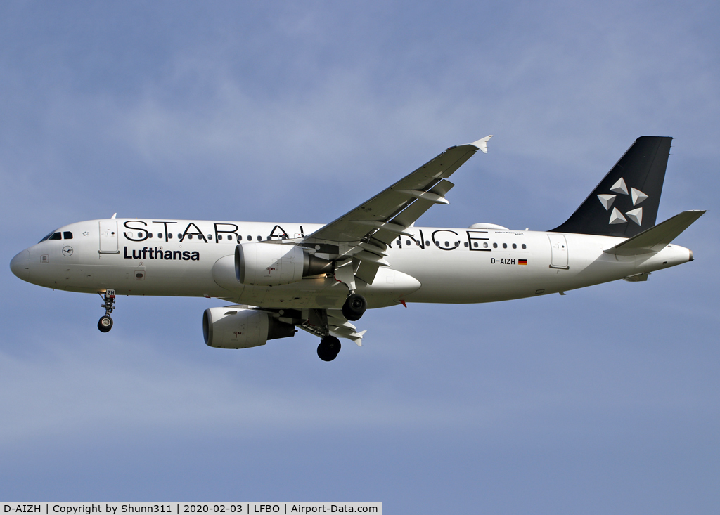 D-AIZH, 2010 Airbus A320-214 C/N 4363, Landing rwy 32L in Star Alliance c/s