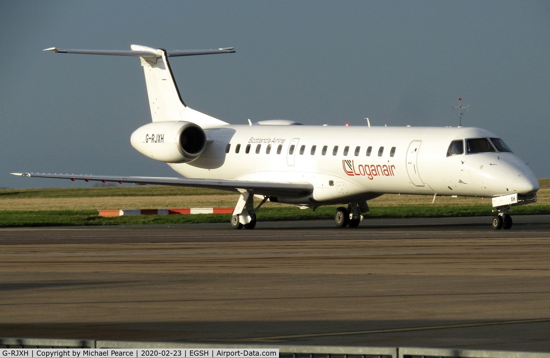 G-RJXH, 2001 Embraer EMB-145EP (ERJ-145EP) C/N 145442, Departing Stand 1 to Edinburgh (EDI).