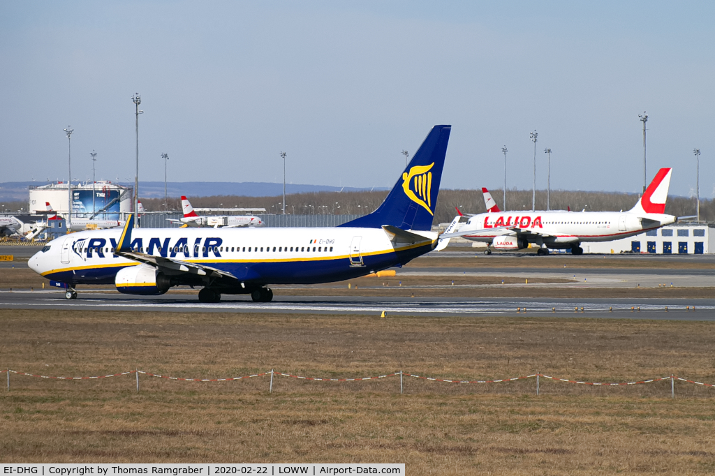EI-DHG, 2005 Boeing 737-8AS C/N 33576, Ryanair Boeing 737-800 together with Laudamotion Airbuis A320 OE-LOM