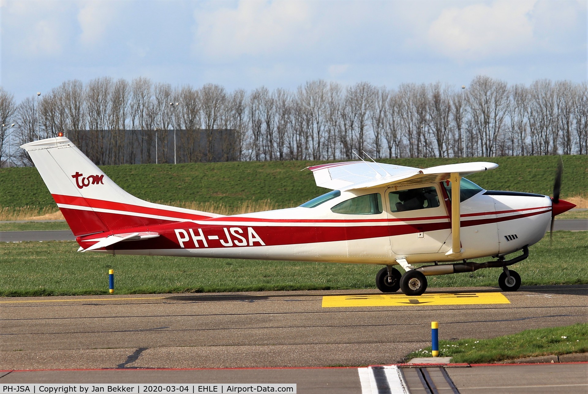 PH-JSA, 1970 Cessna 182N Skylane C/N 18260367, Lelystad Airport