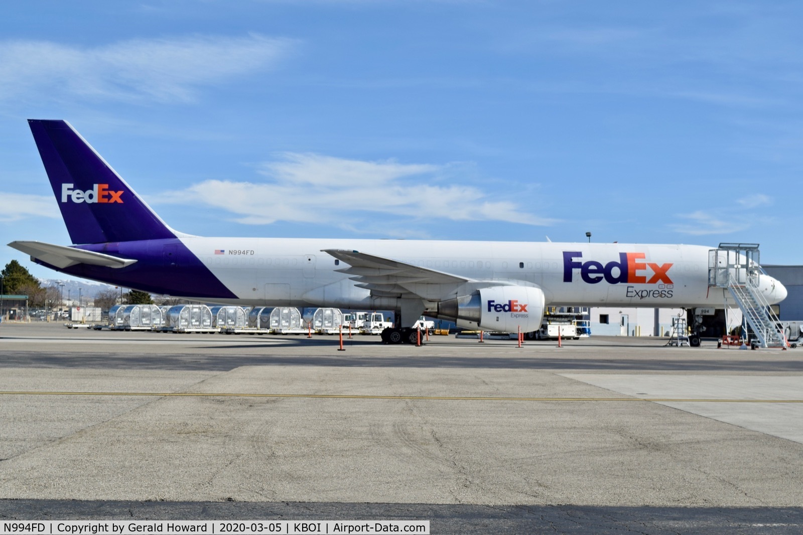 N994FD, 1992 Boeing 757-23A C/N 25490, Parked on the Fed Ex ramp.
