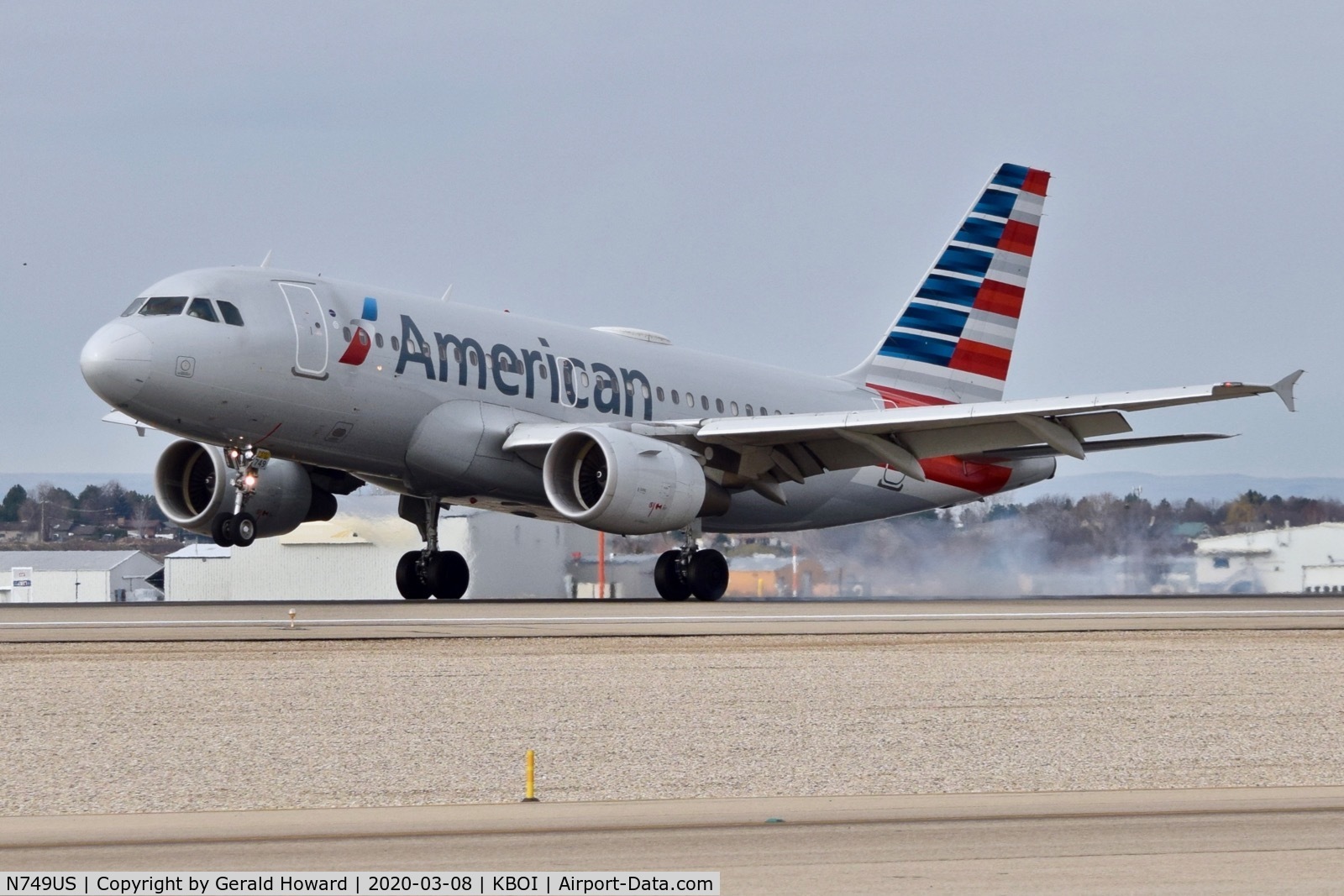 N749US, 2000 Airbus A319-112 C/N 1313, Landing 10L.