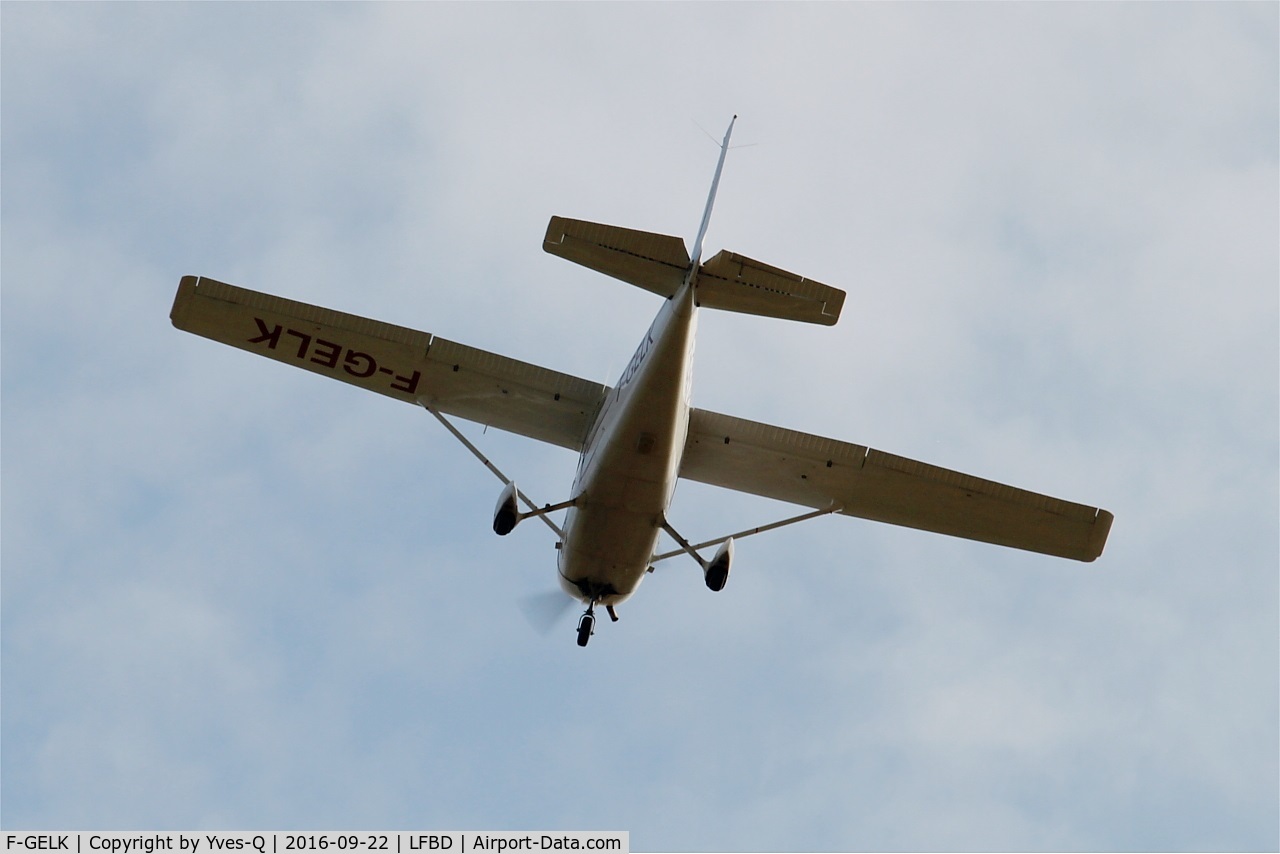 F-GELK, Reims F172N Skyhawk C/N 1811, Reims F172N Skyhawk, Climbing from rwy 23, Bordeaux Mérignac airport (LFBD-BOD)
