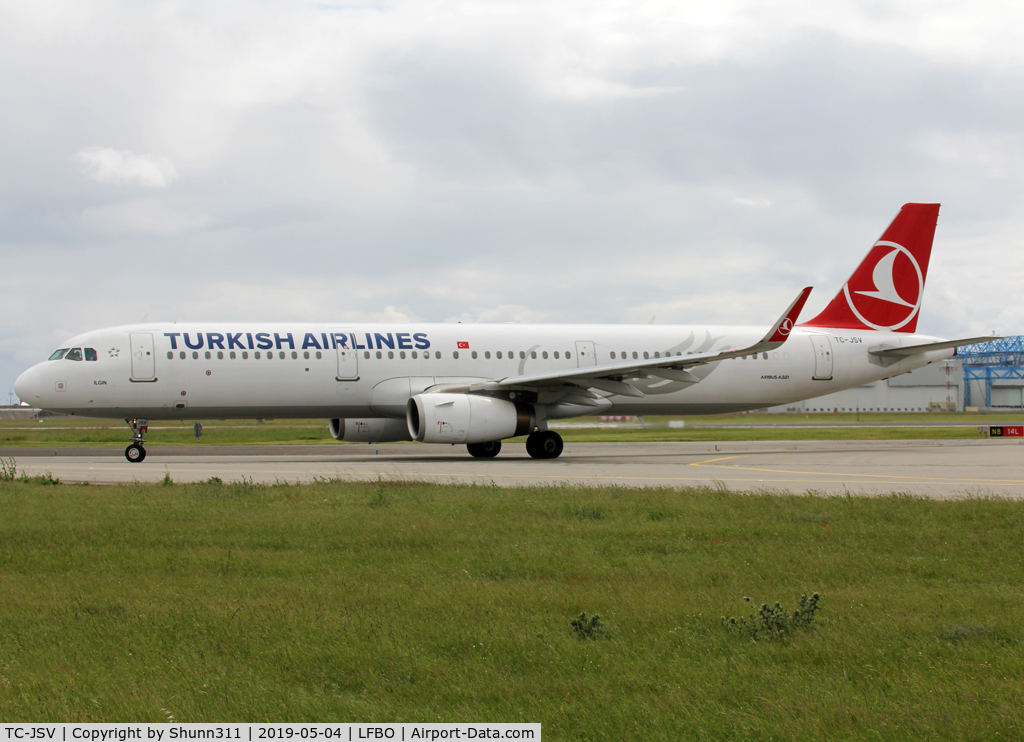 TC-JSV, 2015 Airbus A321-231 C/N 6751, Taxiing to the Terminal...