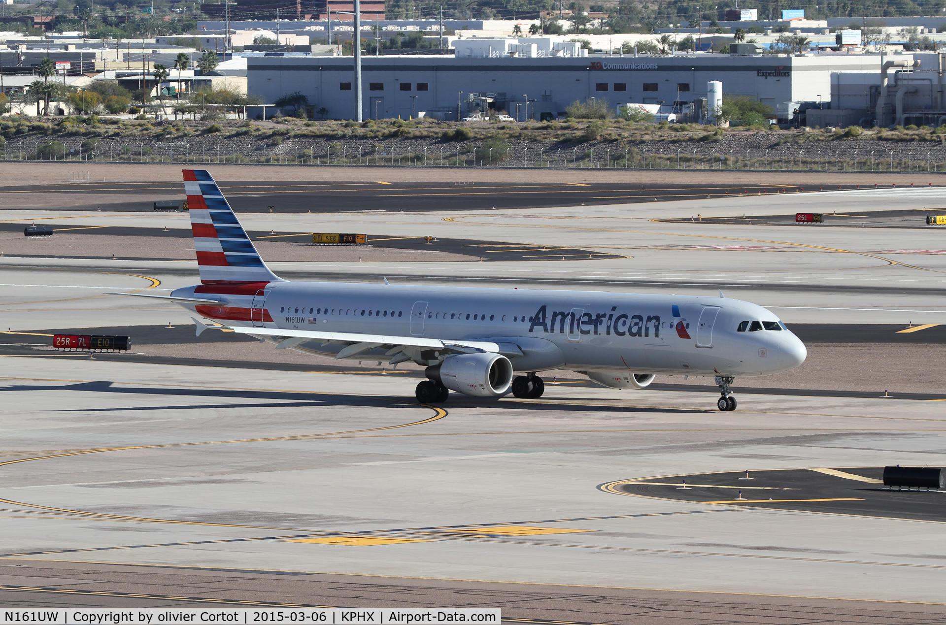 N161UW, 2001 Airbus A321-211 C/N 1403, Phoenix airport