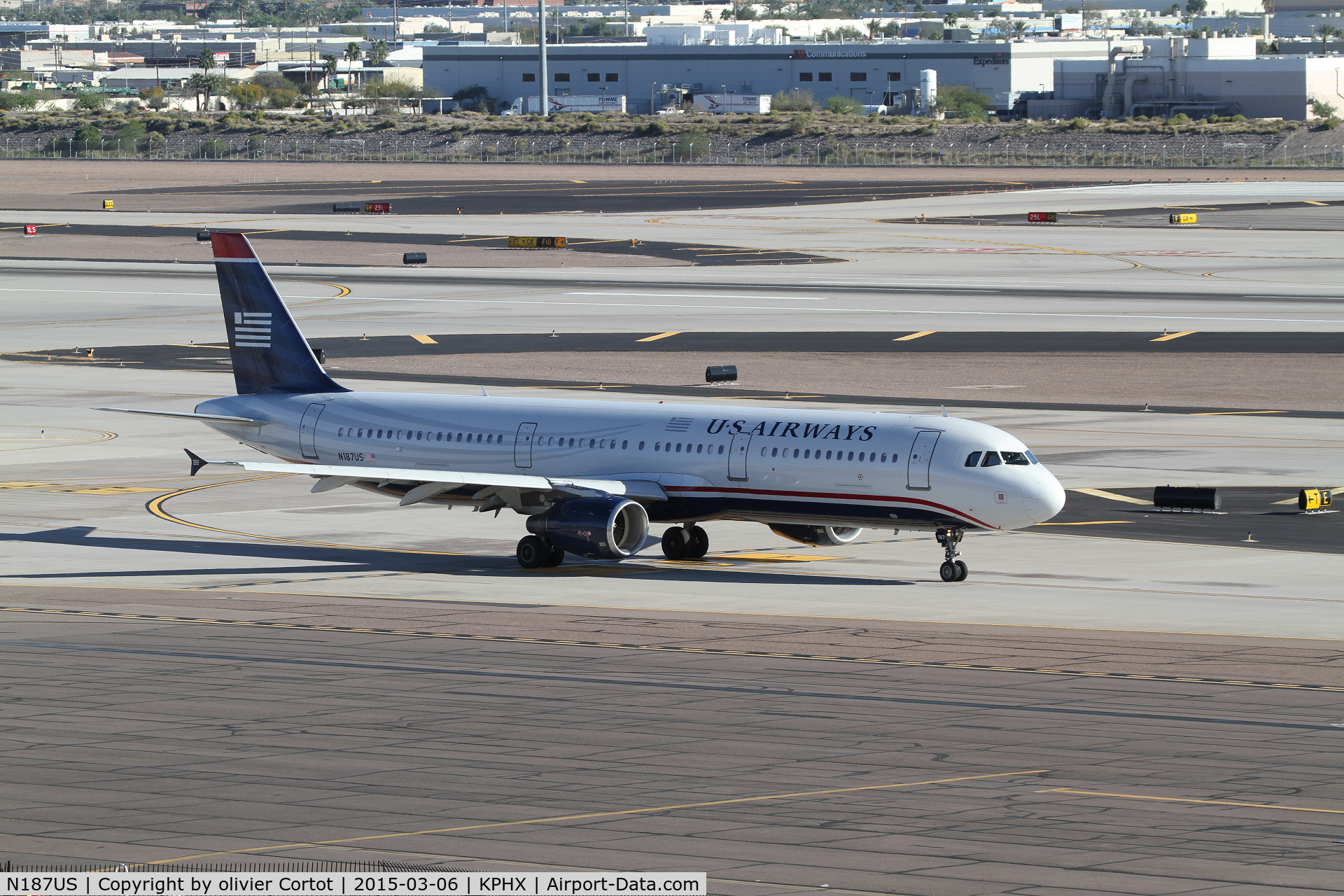 N187US, 2002 Airbus A321-211 C/N 1704, Phoenix airport