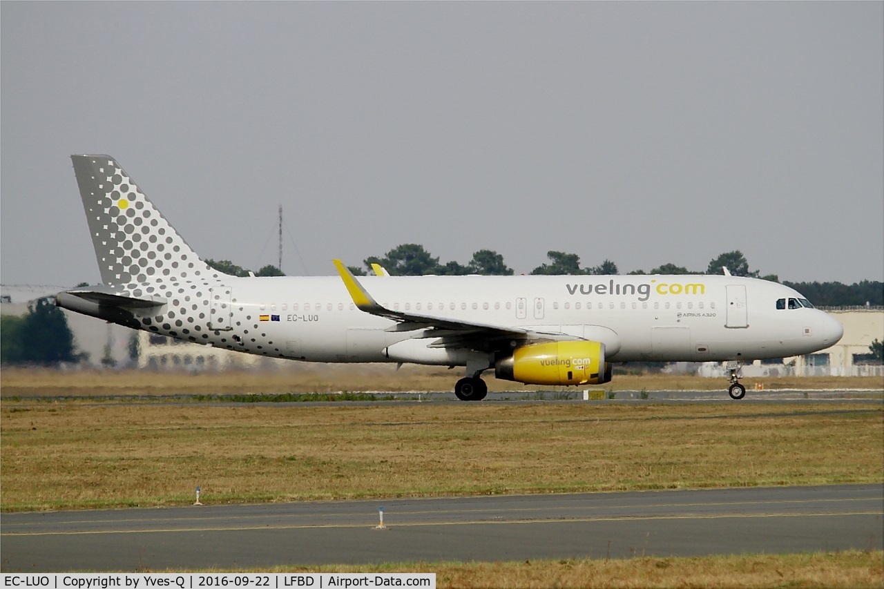 EC-LUO, 2013 Airbus A320-232 C/N 5530, Airbus A320-232, Taxiing 23, Bordeaux Mérignac airport (LFBD-BOD)