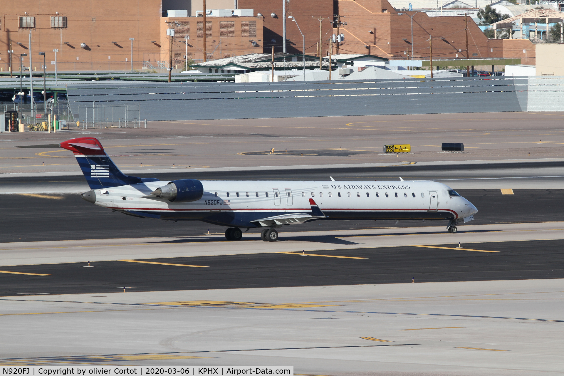 N920FJ, 2004 Bombardier CRJ-900ER (CL-600-2D24) C/N 15020, Phoenix 2015