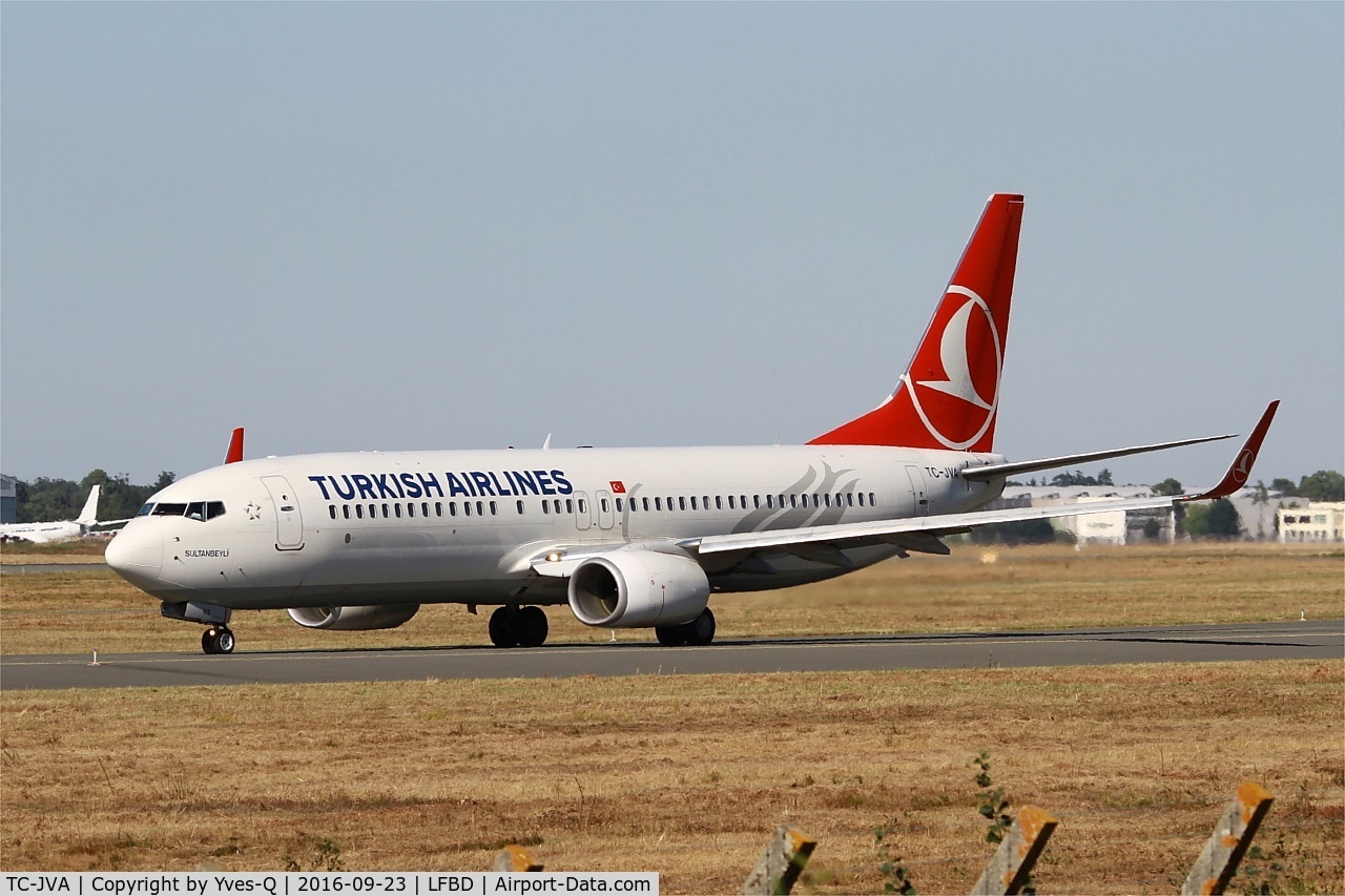 TC-JVA, 2014 Boeing 737-8F2 C/N 40988, Boeing 737-8F2, Taxiing to holding point Delta rwy 05, Bordeaux Mérignac airport (LFBD-BOD)