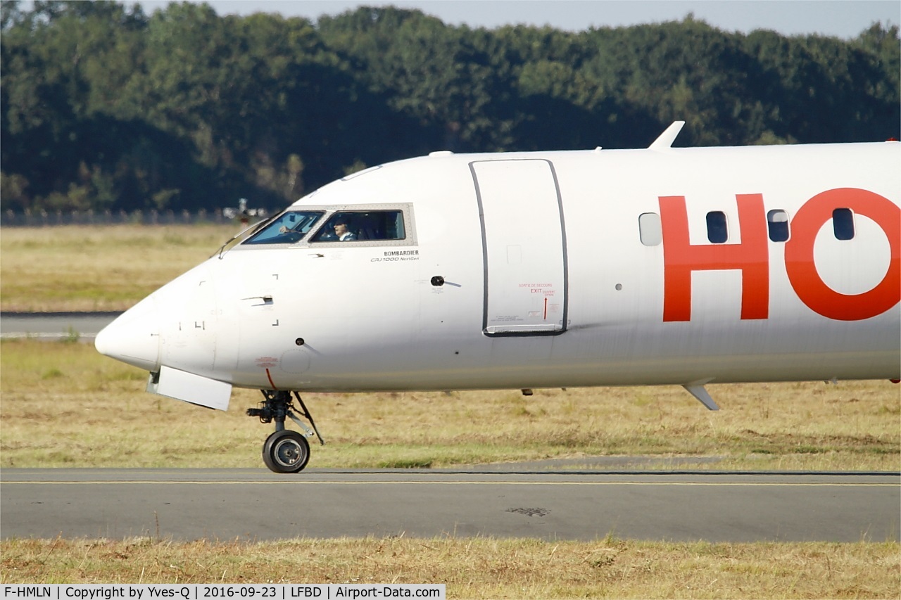 F-HMLN, 2012 Bombardier CRJ-1000EL NG (CL-600-2E25) C/N 19024, Bombardier CRJ-1000EL NG, Holding point rwy 05, Bordeaux Mérignac airport (LFBD-BOD)