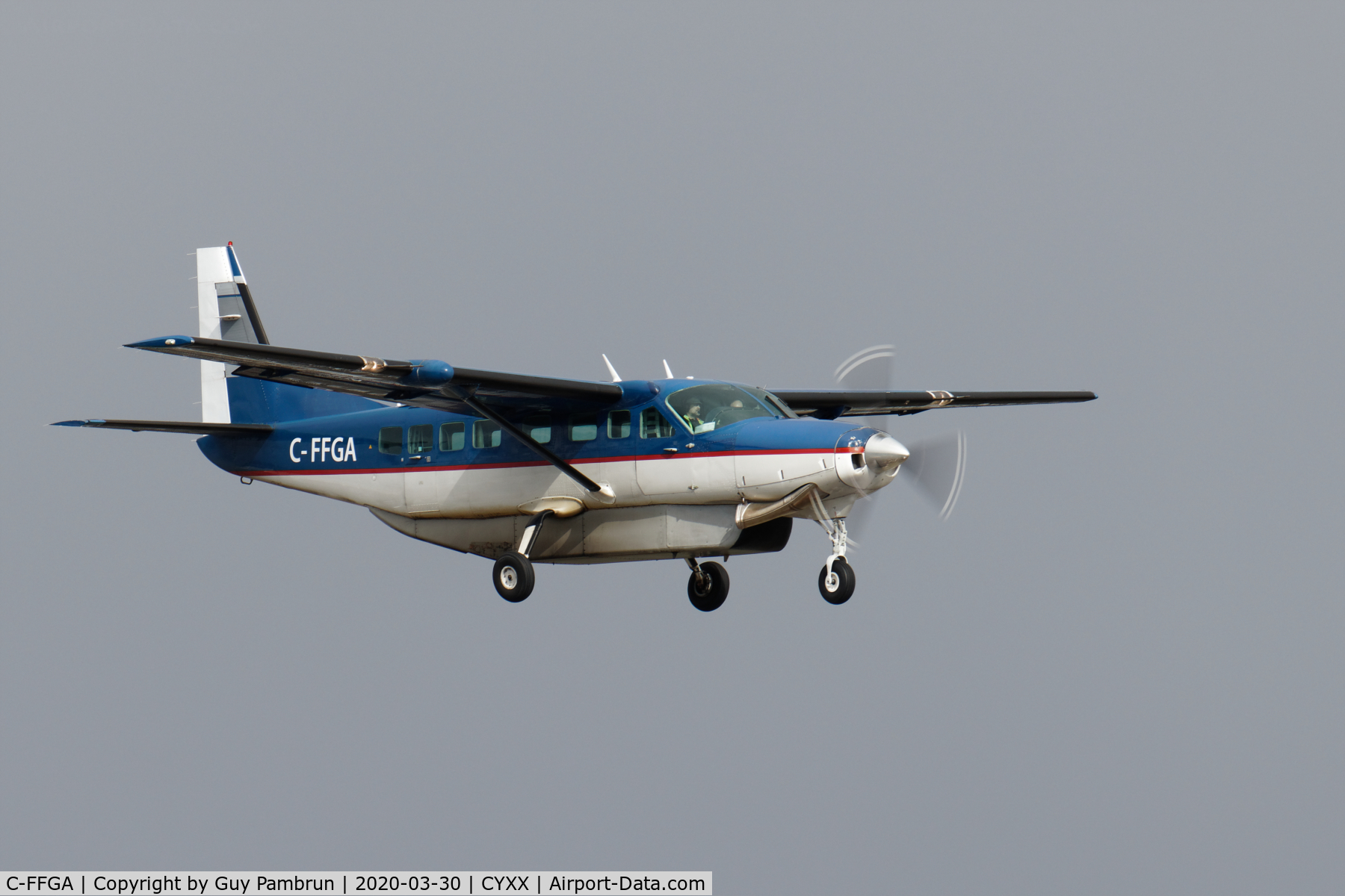 C-FFGA, 1998 Cessna 208B Grand Caravan C/N 208B0662, Landing on 19
