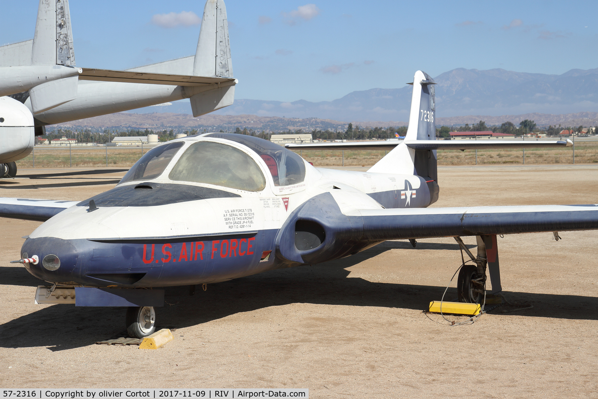 57-2316, 1957 Cessna T-37B Tweety Bird C/N 40249, nov 2017