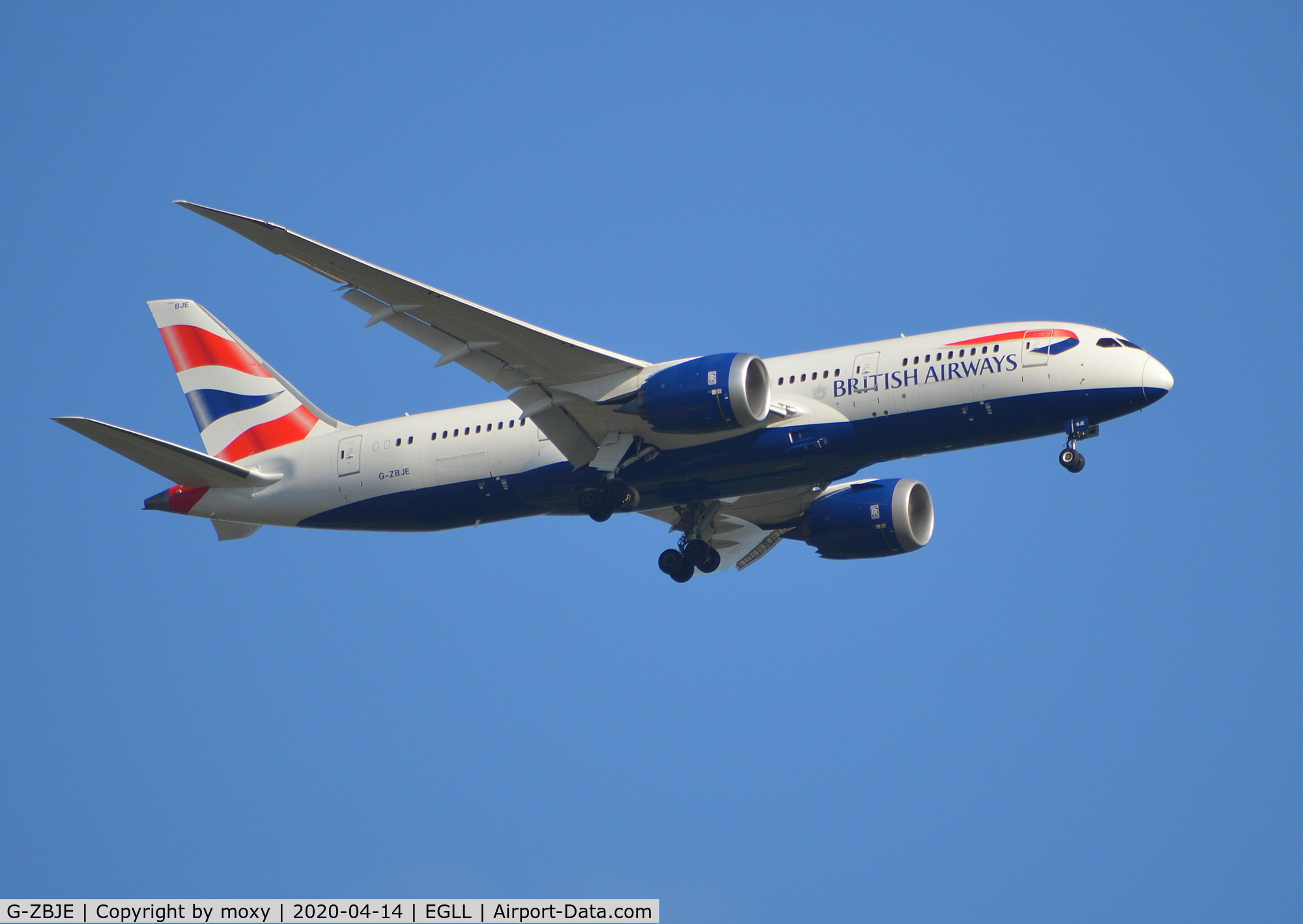 G-ZBJE, 2013 Boeing 787-8 Dreamliner C/N 38612, Boeing 787-8 on finals to London Heathrow.