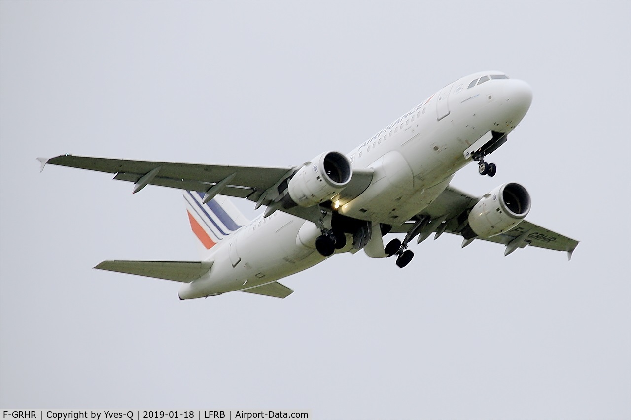 F-GRHR, 2001 Airbus A319-111 C/N 1415, Airbus A319-111, Take off rwy 07R, Brest-Bretagne airport (LFRB-BES)