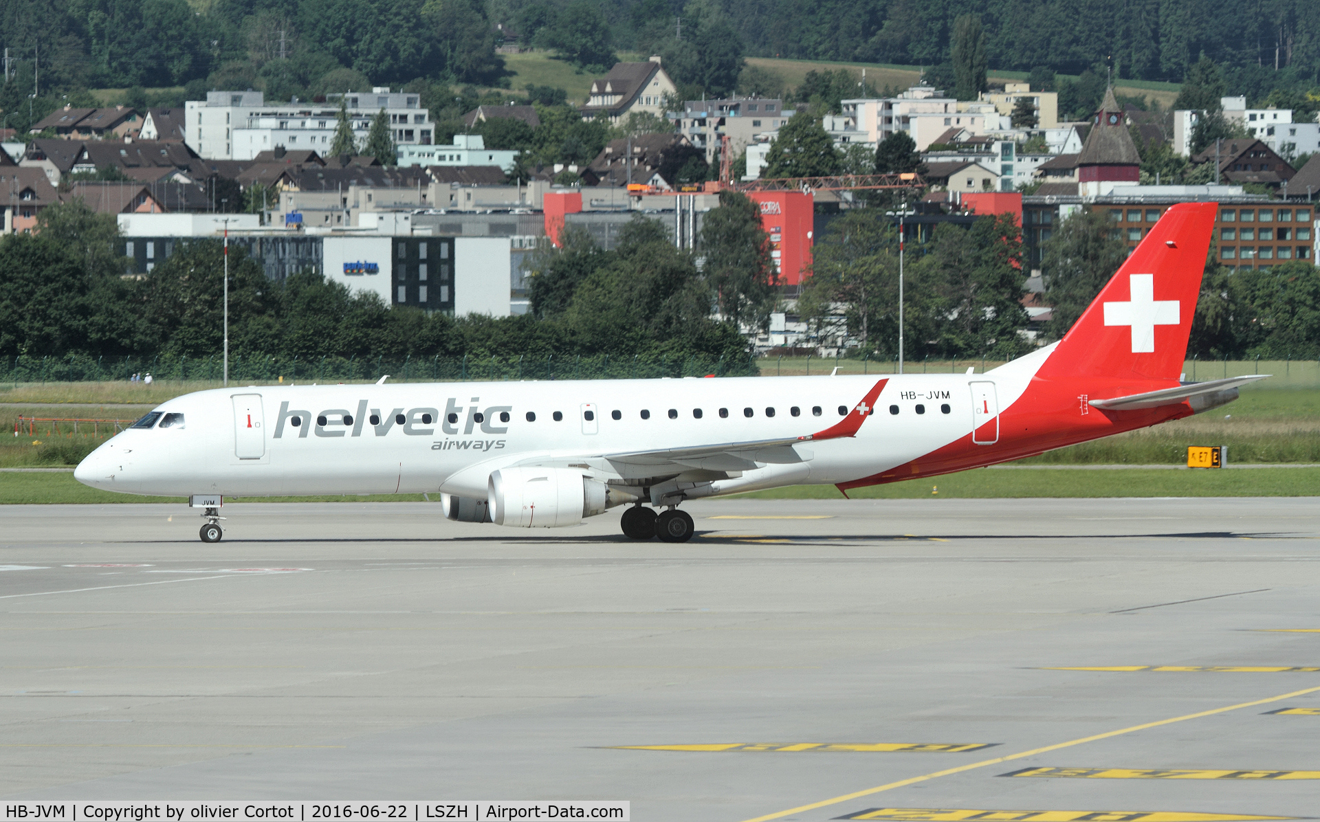 HB-JVM, 2010 Embraer 190LR (ERJ-190-100LR) C/N 19000349, june 2016