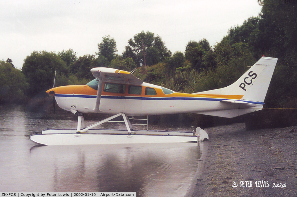 ZK-PCS, 1974 Cessna U206F Stationair C/N U20602433, Westland Air Charter Ltd., New Plymouth
at Lake Brunner, McKenzie Country.
