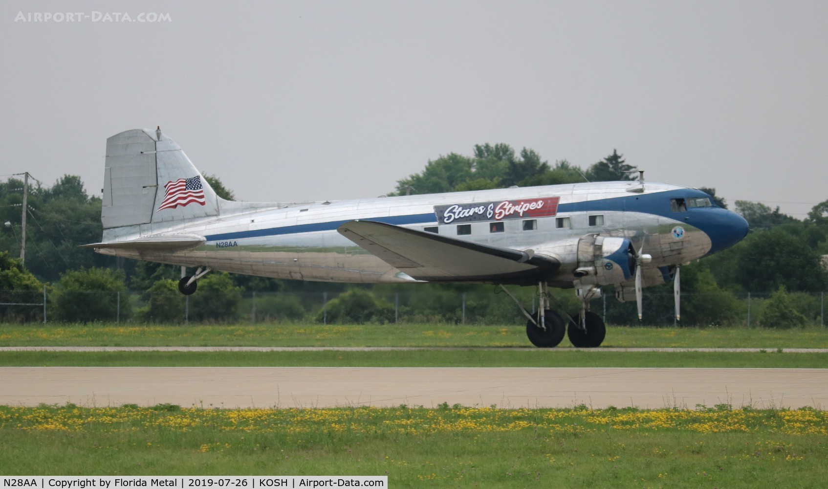 N28AA, 1940 Douglas DC-3A C/N 2239, Air Venture 2019